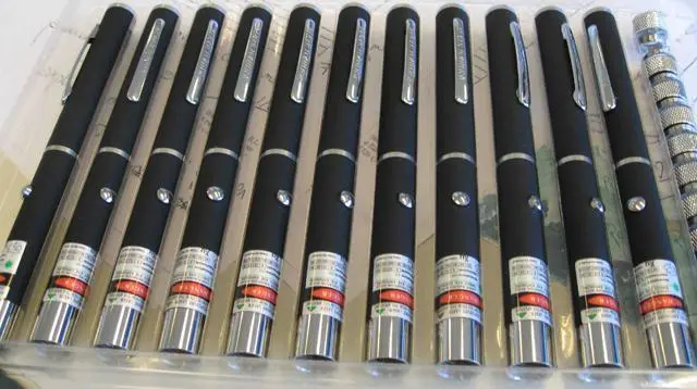 Photo from the official notice: Xu laser pointers — damage to sight risk