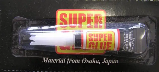 Foto dell’avviso ufficiale: Super Glue Colla "Super Colla per Plastiche — Metallo — Legno — Rub — rischio: Rischio chimico