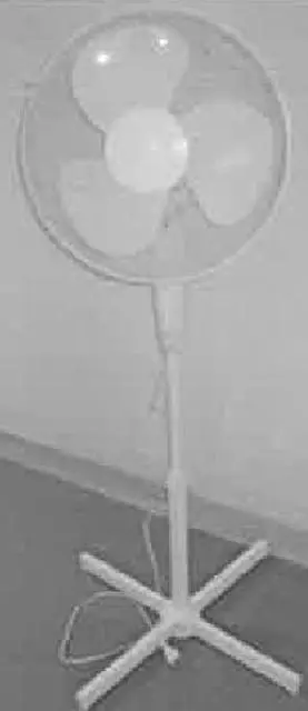 Foto aus der offiziellen Meldung: Tous les jours (TLJ) Elektrischer Ventilator „Ventilateur sur Pied“ &amp; #13; &amp; #13; — Risiko: Schnittwunden