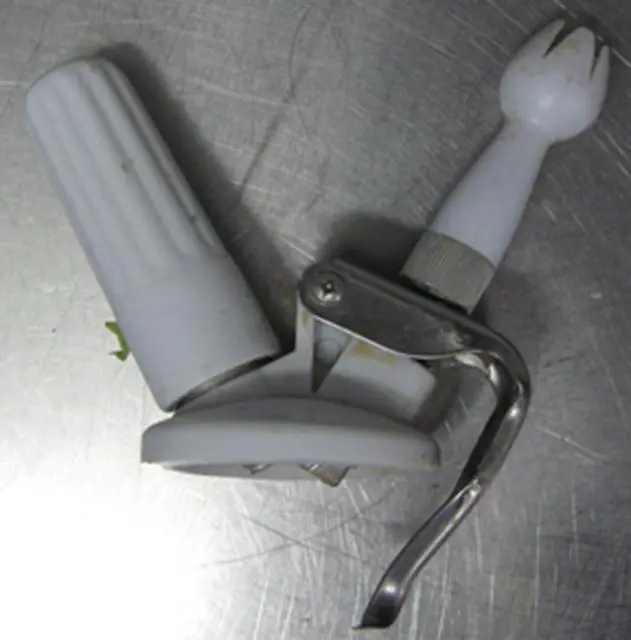 Foto uit de officiële melding: EQUINOX Slagroomdispenser  &amp; # #13; — risico: Verwonding