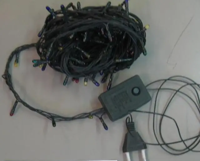 Photo from the official notice: CRYSTAL LIGHT lighting chain "mini electronic flash light" — electric shock risk