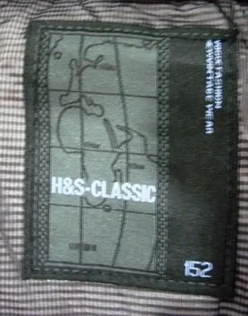 Foto do aviso oficial: H&amp;S-Classic Blusão infantil com capuz — risco: Ferimentos & Estrangulamento