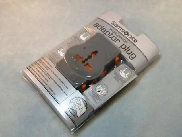 Foto aus der offiziellen Meldung: Samsonite Reisestecker Adapter — Risiko: Elektrischer Schlag