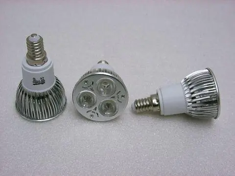 Foto do aviso oficial: LED Energie Lâmpada LED «LED Lamppu» — risco: Choque elétrico