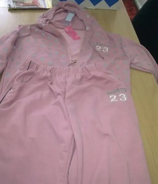 Foto dell’avviso ufficiale: DCC-FASHION Tuta per bambini &amp; #13; &amp; #13; — rischio: Strangolamento