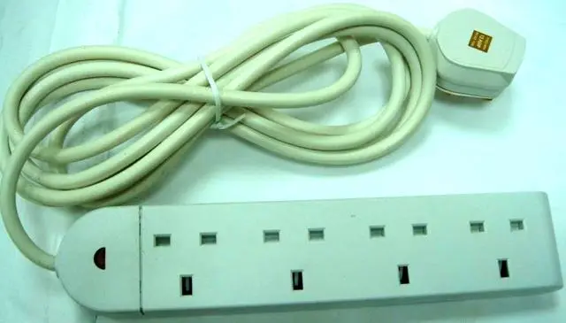 Photo de l’avis officiel: DETA Fil d’extension "Four Way 13A Multi-Socket avec 3 m — risque: Choc électrique & Incendie