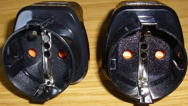 Foto aus der offiziellen Meldung: Ansmann Reisestecker Adapter — Risiko: Elektrischer Schlag