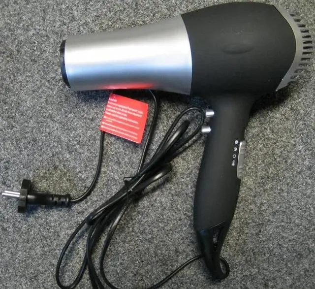 Foto do aviso oficial: Ideenwelt (Rossmann) Secador de cabelo «Haartrockner» — risco: Incêndio