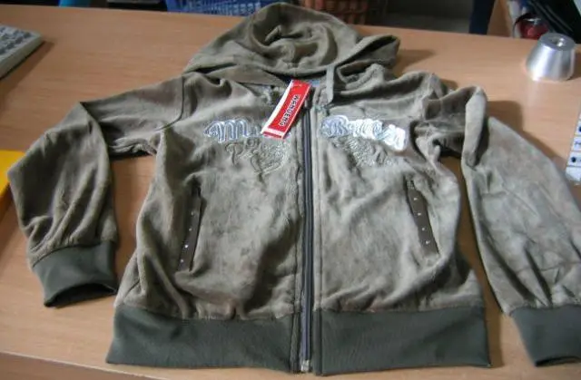 Photo de l’avis officiel: Wandeng Tenue des filles — risque: Blessures & Etranglement