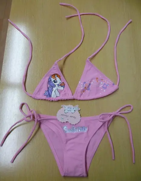 Photo de l’avis officiel: Power Flower Sweetie Belle Bikini de fille — risque: Blessures & Etranglement