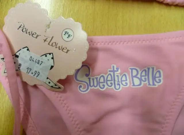 Photo de l’avis officiel: Power Flower Sweetie Belle Bikini de fille — risque: Blessures & Etranglement