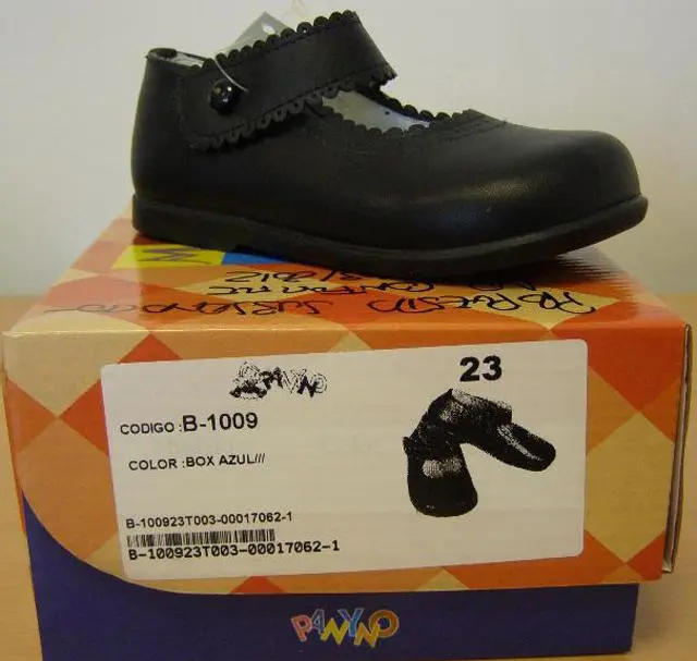 Photo from the official notice: Panyno babies’ shoes — choking risk
