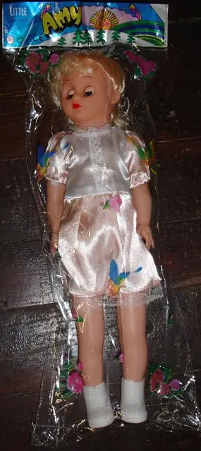 Foto do aviso oficial: LITTLE Amy Boneca de plástico — risco: Químico