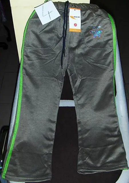 Foto uit de officiële melding: MENG MEI Kinderkleding &amp; #13; &amp; #13; — risico: Verwonding