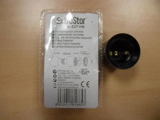Foto do aviso oficial: Extrastar Lamp holder Bakelite Tomadas da lâmpada — risco: Choque elétrico
