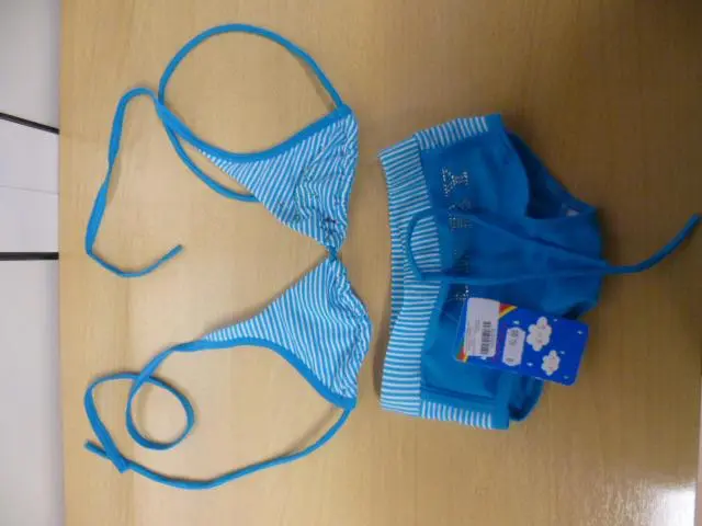 Photo de l’avis officiel: Honey Bikini des filles — risque: Blessures & Etranglement