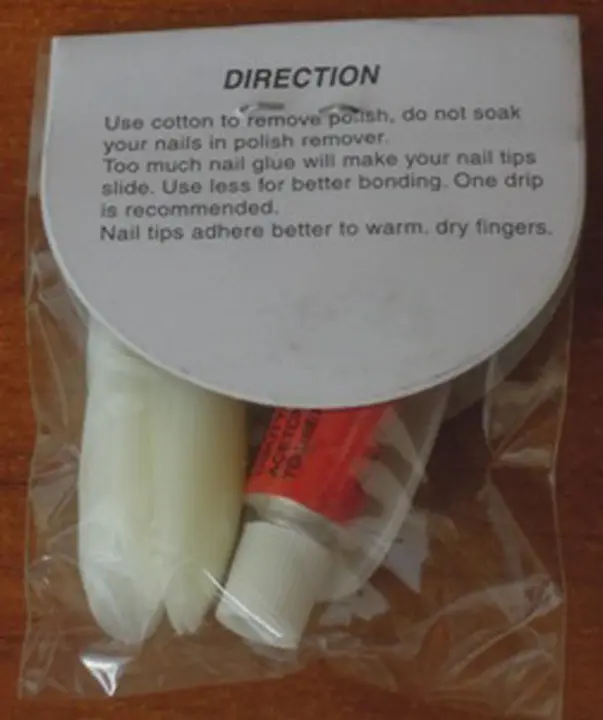 Foto aus der offiziellen Meldung: 1. Unigue Mode 2. Unique Mode 1. Professional Nail tips2. Professional Nail Tip Falsche Nägel &amp; #13; &amp; — Risiko: Chemikalie