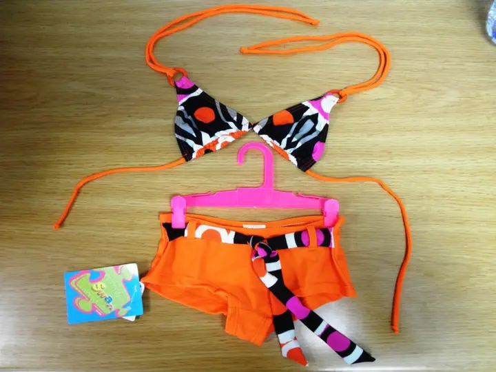 Photo de l’avis officiel: Swan Bikini des filles — risque: Blessures & Etranglement (A12/1310/12)