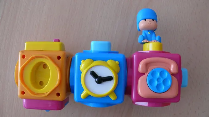 Photo from the official notice: POCOYO Activity Blocks plastic blocks — suffocation risk