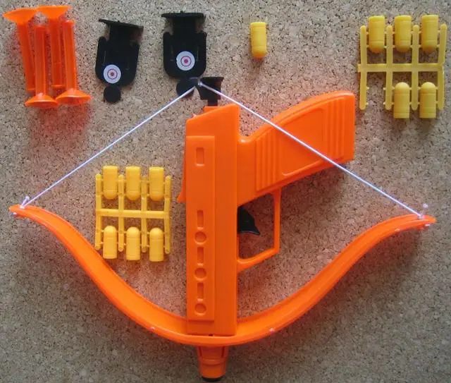 Foto dell’avviso ufficiale: CLUB ShooTinG Arming Set di armi giocattolo — rischio: Rischio chimico & Lesioni