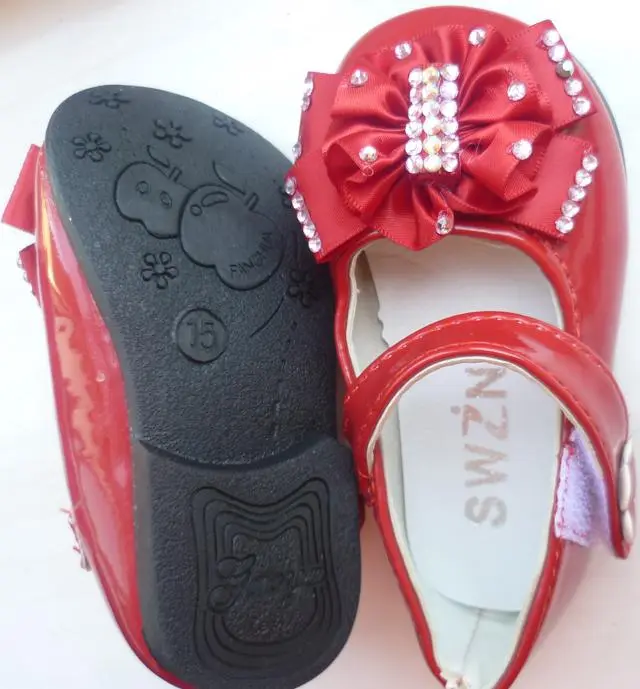 Photo de l’avis officiel: FANGHUA Chaussures pour filles — risque: Risque chimique & Étouffement