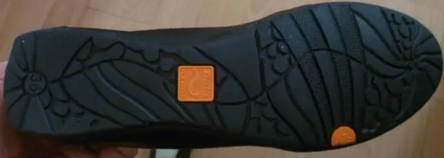 Photo de l’avis officiel: BATA FLEXIBLE PELLA VERA Chaussures pour dames et #13; &amp; #13; — risque: Risque chimique