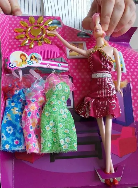 Foto do aviso oficial: Bar Meir Fashion girls Boneca de plástico com acessórios — risco: Químico