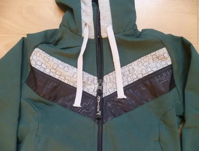 Foto uit de officiële melding: Quick line Kinderkleding set — risico: Verwonding & Verwurging