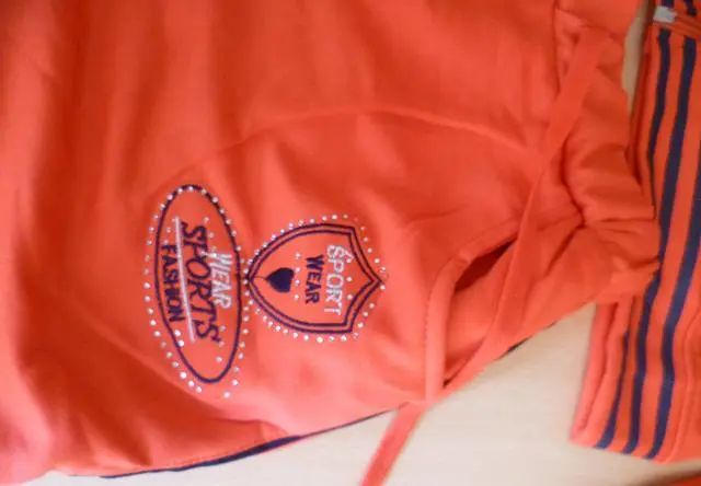 Foto uit de officiële melding: Holly Fashion Kinderkleding set &amp; #13; &amp; # #13; — risico: Verwonding