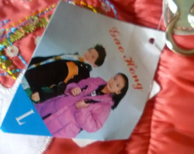 Photo from the official notice: Gao Hong children’s jacket — strangulation risk