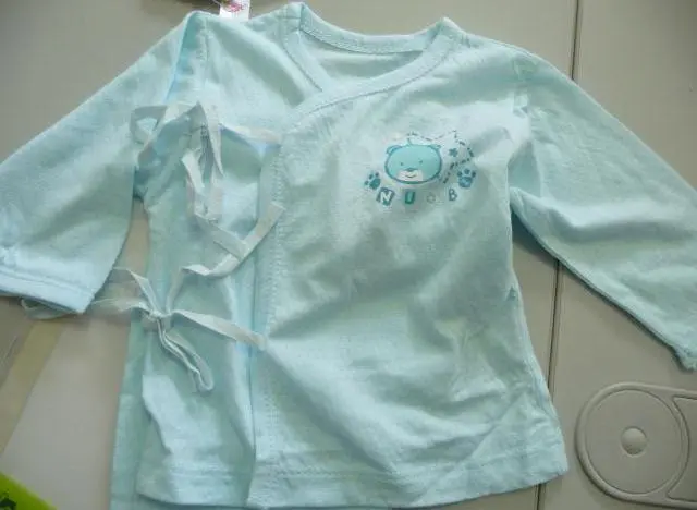 Photo de l’avis officiel: Lingtong Ensemble de vêtements pour bébés — risque: Étouffement & Etranglement