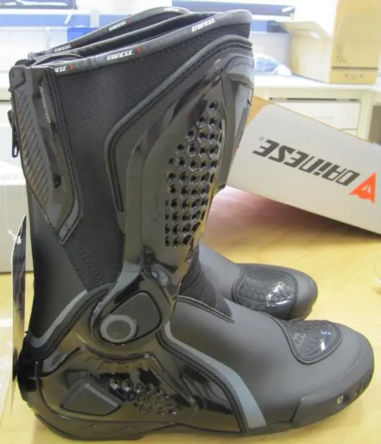 Photo from the official notice: DAINESE St Trq Race Out Nero motorcycle boots — injuries risk