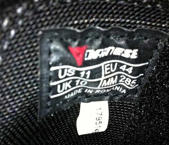 Photo from the official notice: DAINESE St Trq Race Out Nero motorcycle boots — injuries risk