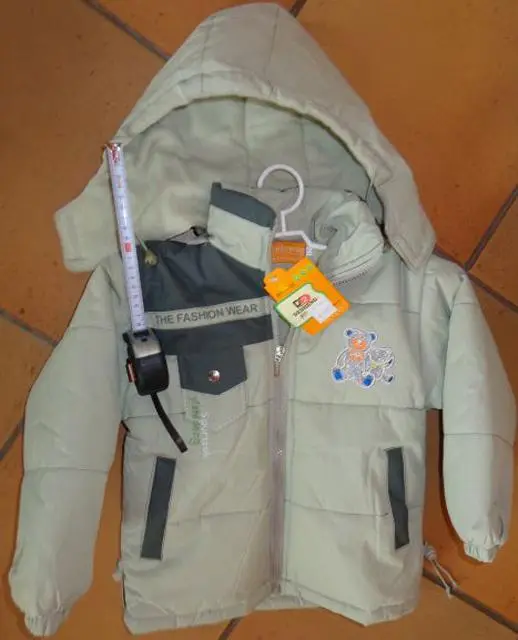 Photo from the official notice: DESHENG children's jacket — strangulation risk