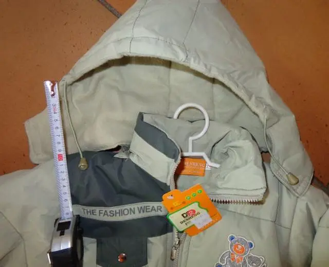 Photo from the official notice: DESHENG children's jacket — strangulation risk