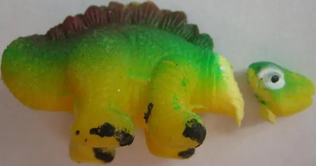 Foto dell’avviso ufficiale: Dinosaur egg Growing Pet Giocattolo di plastica dinosauro — rischio: Ostruzione delle vie aeree & Lesioni
