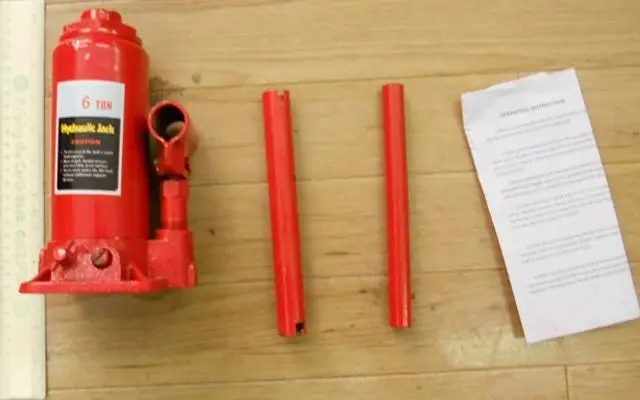 Photo from the official notice: 1.      2 Ton Hydraulic Floor Jack2.      Hydraulic Jack 6 Ton — injuries risk