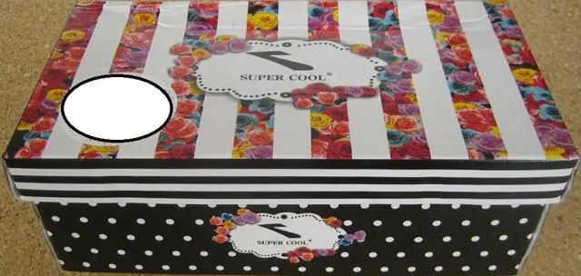 Foto aus der offiziellen Meldung: Super Cool Mädchenschuhe &amp; #13; &amp; #13; — Risiko: Ersticken