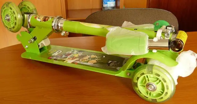 Photo de l’avis officiel: Folding Scooter Scooter pliable pour enfants &amp; #13; — risque: Blessures