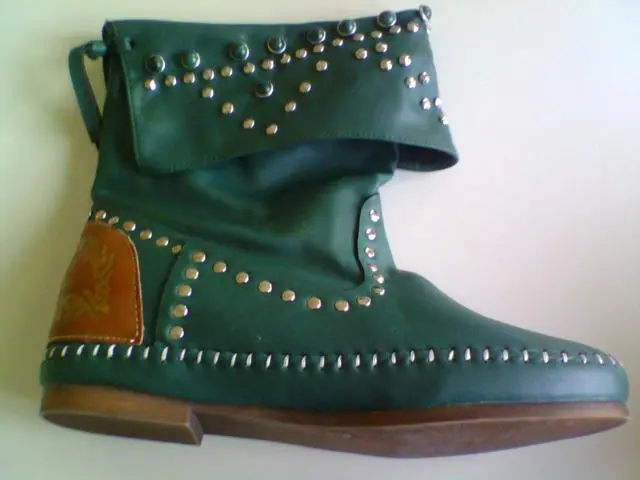 Photo de l’avis officiel: DIAMANTIQUE Chaussures &amp; #13; &amp; #13; — risque: Risque chimique
