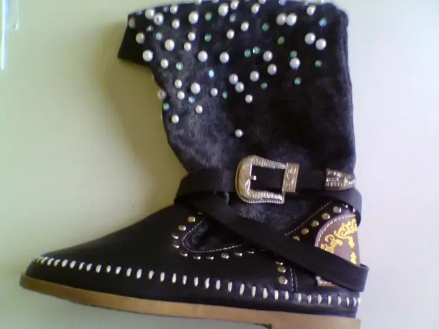 Photo de l’avis officiel: Piedy Chaussures &amp; #13; &amp; #13; — risque: Risque chimique
