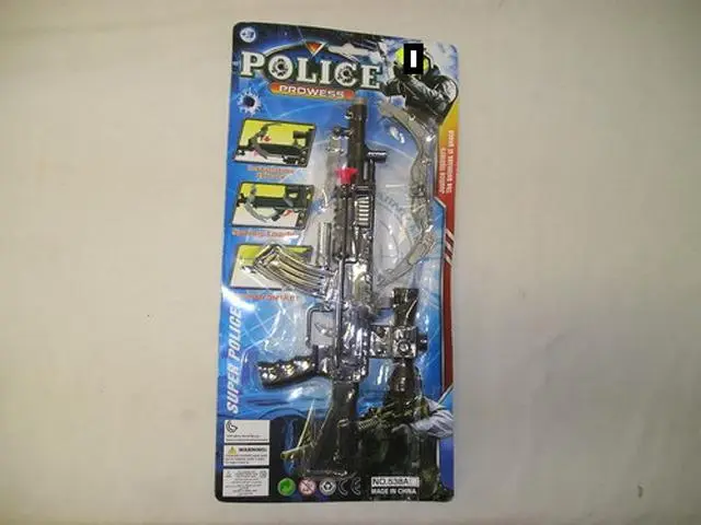 Photo de l’avis officiel: Police Prowess Jeu de pistolet à jouet — risque: Risque chimique & Étouffement