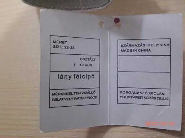Foto aus der offiziellen Meldung: Giolan Mädchenschuhe &amp; #13; &amp; #13; — Risiko: Ersticken (A12/0401/13)