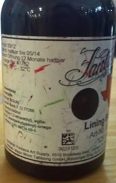 Foto do aviso oficial: Fantasia Lining Black Tinta de tatuagem — risco: Químico