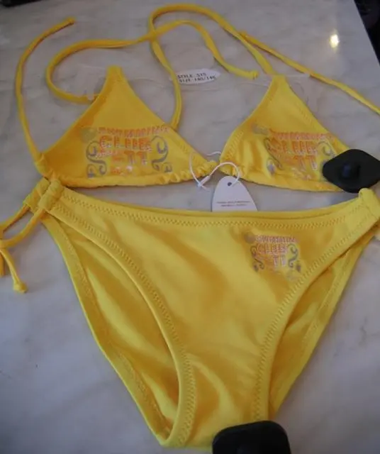 Photo de l’avis officiel: Roberto Bikini des filles — risque: Blessures & Etranglement