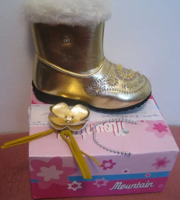Foto do aviso oficial: Mountain Botas das meninas — risco: Engasgamento