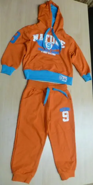 Foto uit de officiële melding: BRUM BEBY Kinder trainingspak — risico: Verwonding & Verwurging