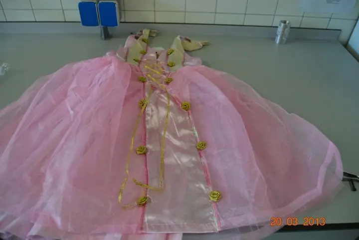 Foto del aviso oficial: Souza For Kids Princesa Victoria (Princess Victoria) Traje de vestido de lujo — riesgo: Lesiones & Ahogamiento