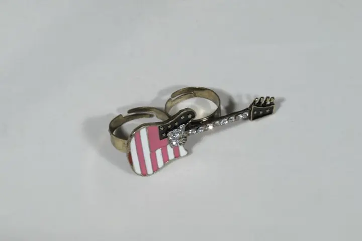 Foto dell’avviso ufficiale: Spirit Items Orecchini e collana — rischio: Rischio chimico