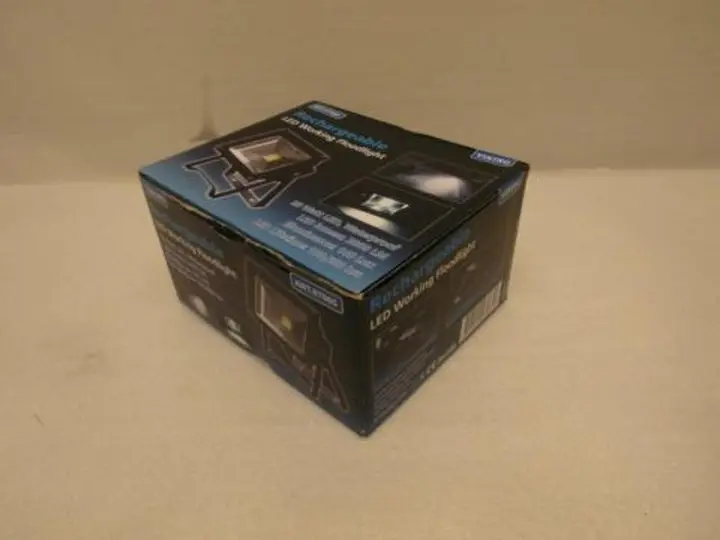 Photo de l’avis officiel: Viking Rechargeable LED working floodlight Lampe de chantier — risque: Choc électrique